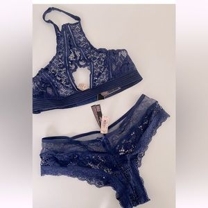 Victoria's Secret Very Sexy Wire Free Bralette Bra Thong Sk Set  NWT